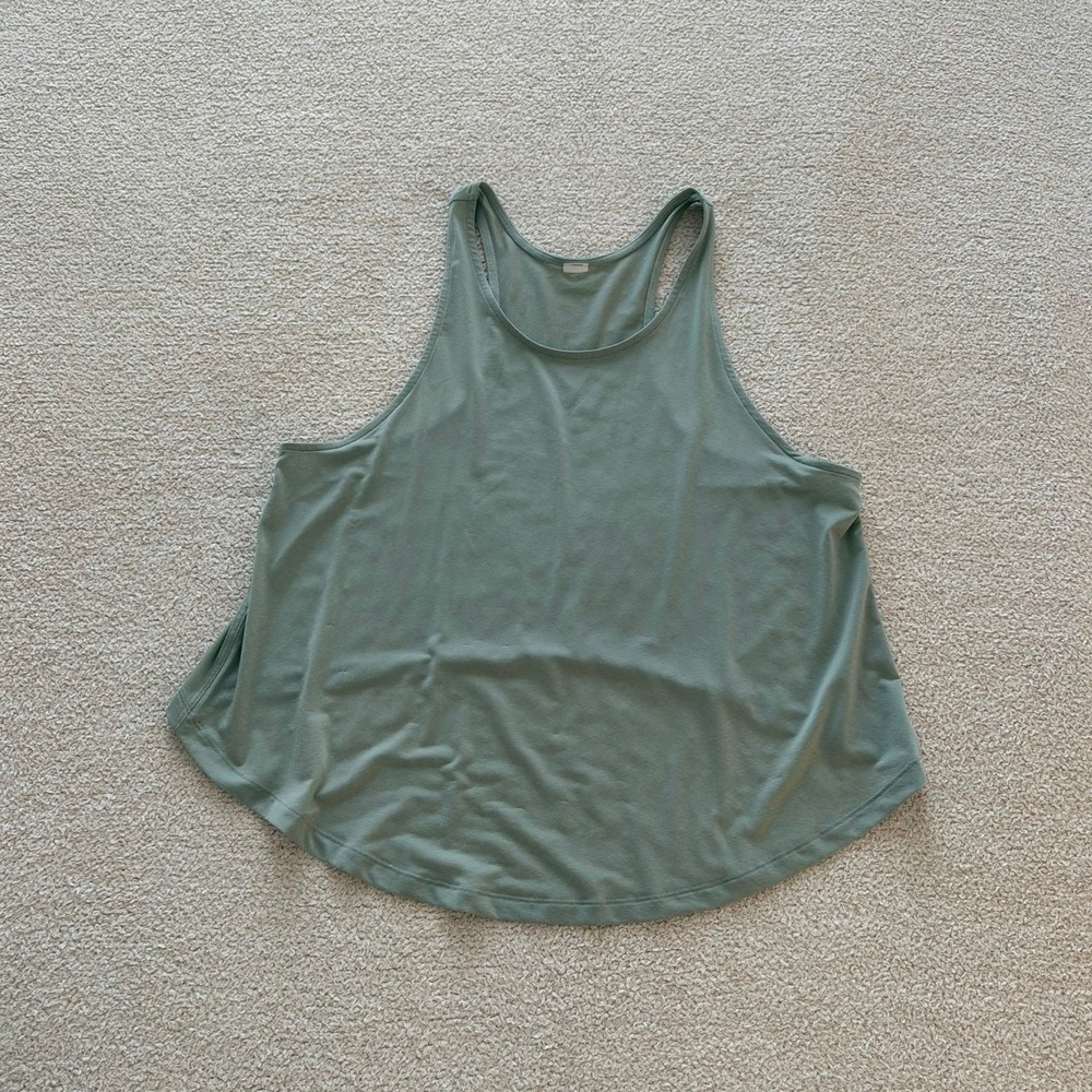 lululemon high neck tank top size small in green